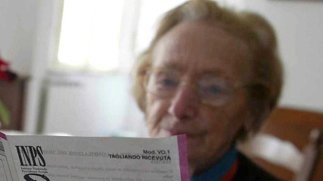 https://www.lanazione.it/image-service/view/acePublic/alias/contentid/YTM2NTRlMWUtOTE5Zi00/0/pensione-integrativa-il-jolly-salva-giovani-ecco-perche-aderire-gia-al-primo-contratto.jpeg?f=16:9&w=1200&h=630