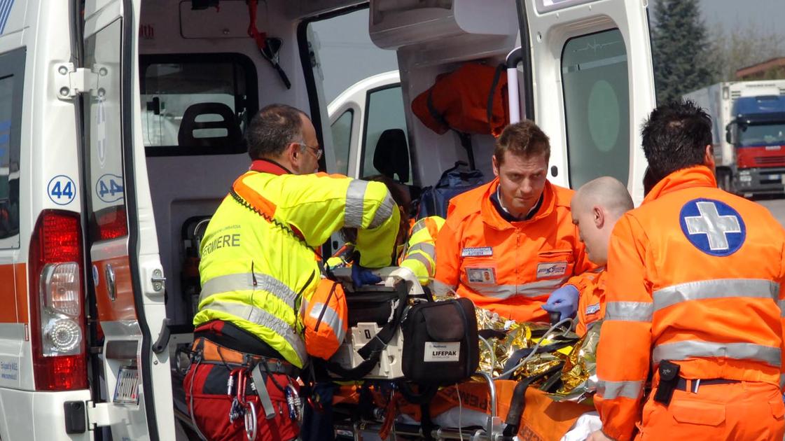 Incidente sul lavoro in porto: marinaio colpito da una fune. Operato d’urgenza all’addome Incidente sul lavoro in porto: marinaio colpito da una fune. Operato d’urgenza all’addome