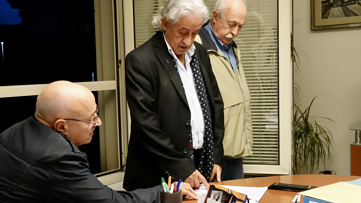 La trepidante attesa del voto all’interno della sede del Partito Democratico in via Lunigiana La trepidante attesa del voto all’interno della sede del Partito Democratico in via Lunigiana