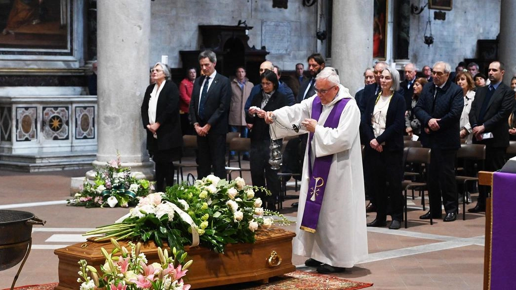 Il tributo della Lucchesia. Commozione in Santa Maria Bianca per l’addio a Maria Pacini Fazzi