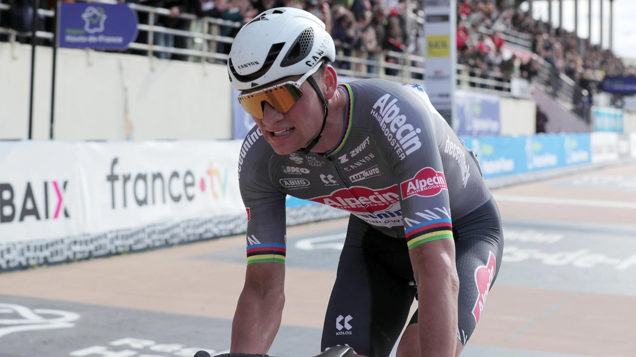 Infortunio per Van Der Poel: in dubbio il Giro del Delfinato e il Tour de France