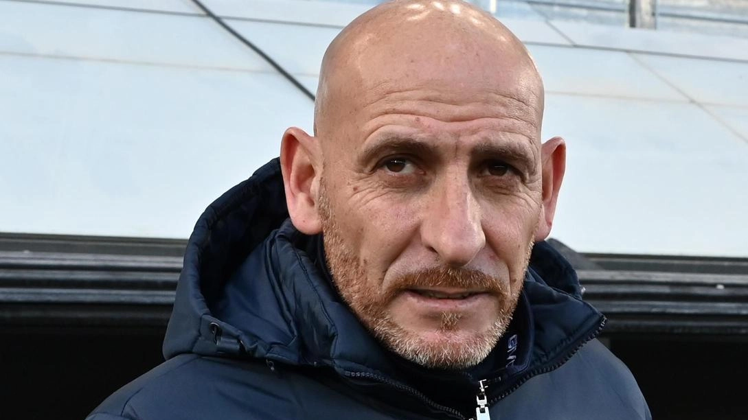 Possanzini del Mantova avverte i suoi: "Non siamo al sicuro". Sfida cruciale contro lo Spezia con stadio sold-out. Possanzini del Mantova avverte i suoi: "Non siamo al sicuro". Sfida cruciale contro lo Spezia con stadio sold-out.