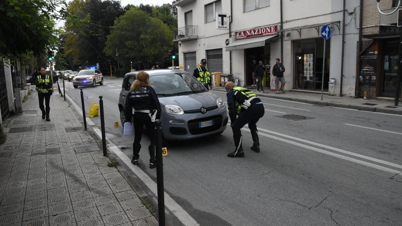 L’incidente è avvenuto poco dopo le 16 in via Marco Polo all’angolo con via Fratti . L’incidente è avvenuto poco dopo le 16 in via Marco Polo all’angolo con via Fratti .