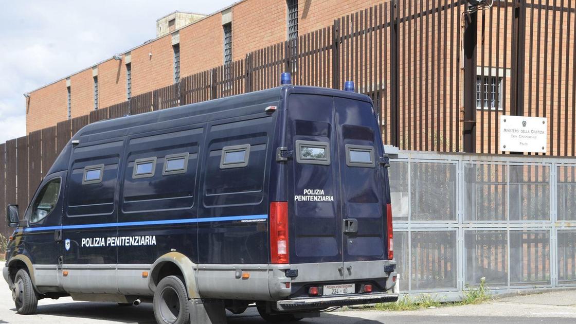 Nuova aggressione in carcere. Scarica estintore contro agente