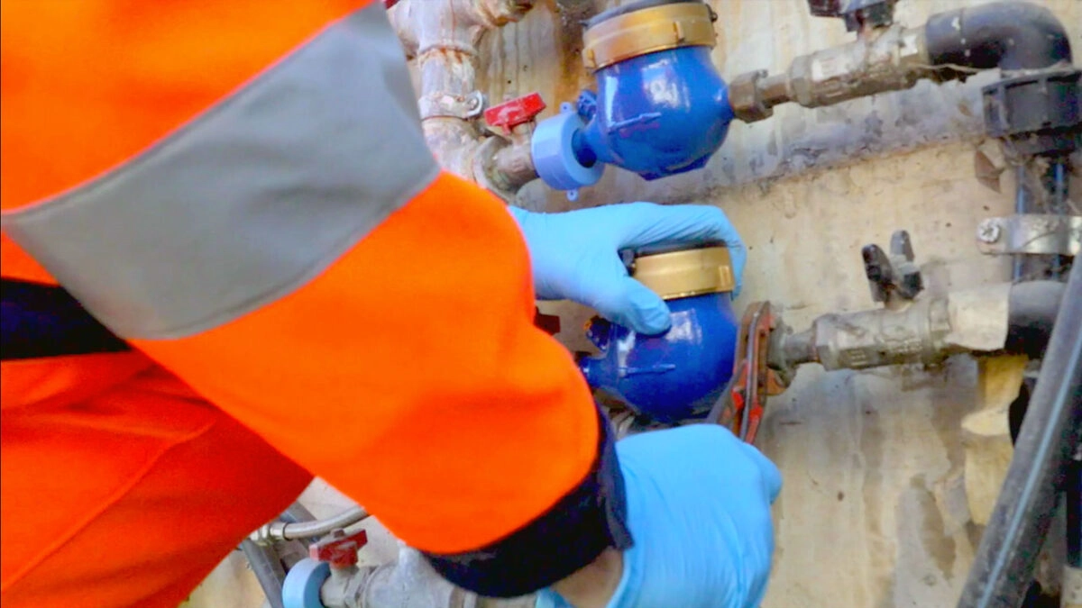 La sostituzione di un contatore dell'acqua La sostituzione di un contatore dell'acqua