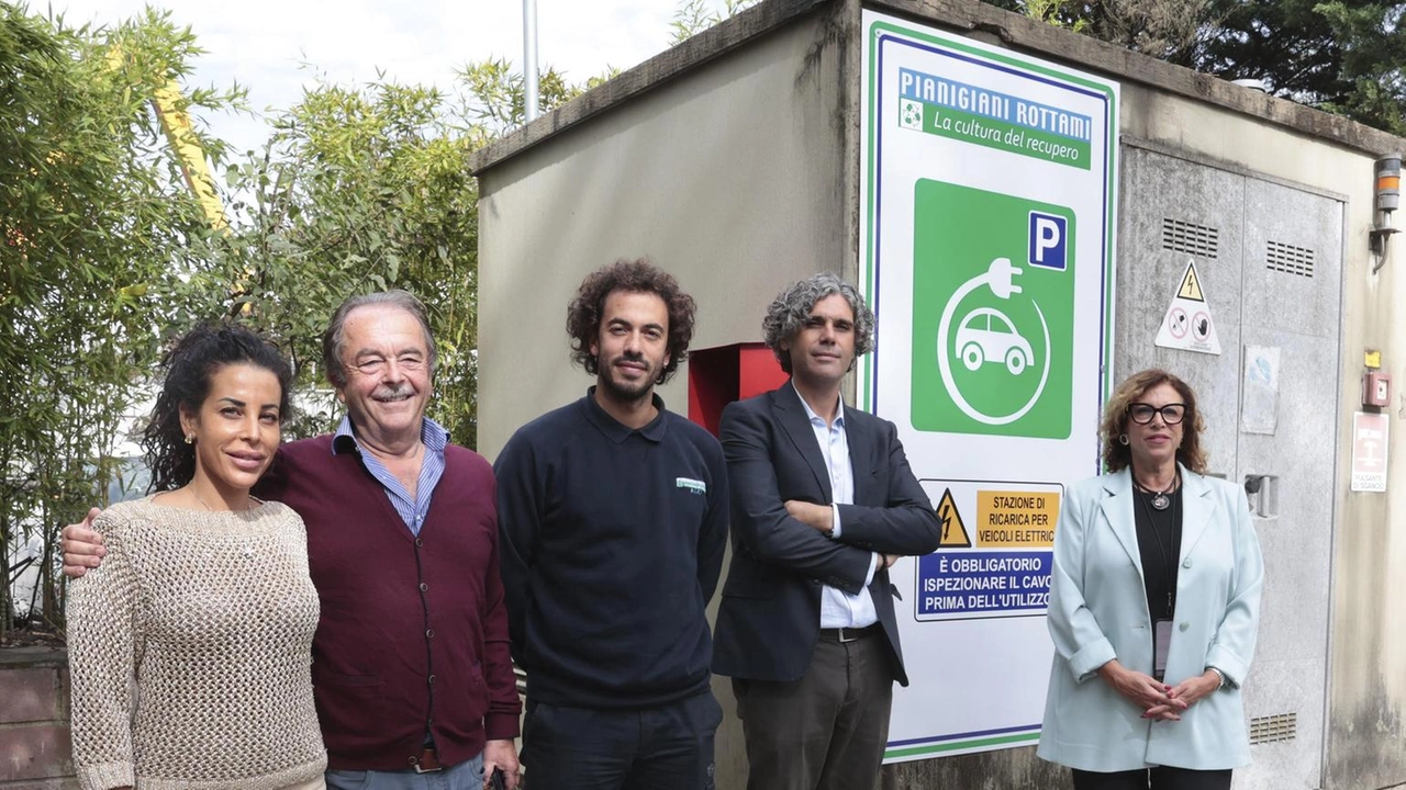 La famiglia Pianigiani con Francesco Mattesini, titoalre dell’azienda Iris La famiglia Pianigiani con Francesco Mattesini, titoalre dell’azienda Iris
