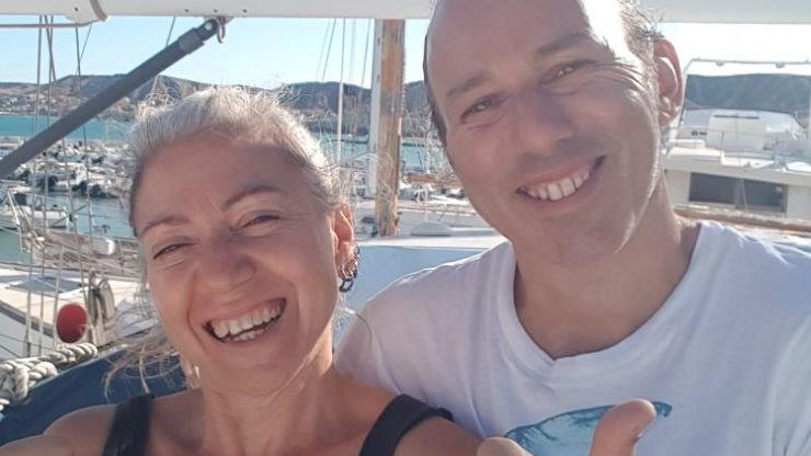 Giampalo Gentili e la moglie Basak: la vita a basso impatto un modello da esportare Giampalo Gentili e la moglie Basak: la vita a basso impatto un modello da esportare