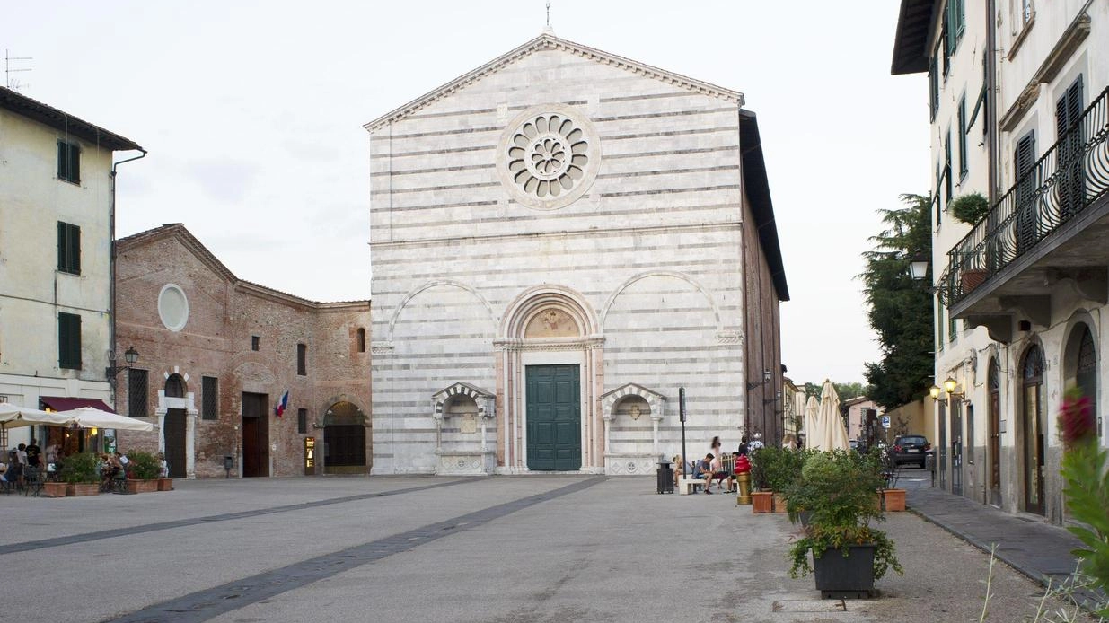 Piazza San Francesco resterà ‘libera’ dai mercatini natalizi, così come avevano auspicato i commercianti Piazza San Francesco resterà ‘libera’ dai mercatini natalizi, così come avevano auspicato i commercianti
