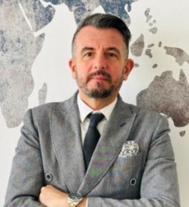 https://www.lanazione.it/image-service/view/acePublic/alias/contentid/YTQ5YTQyYjYtYWYzYy00/0/il-grifone-doro-a-federico-guidarelli.jpeg