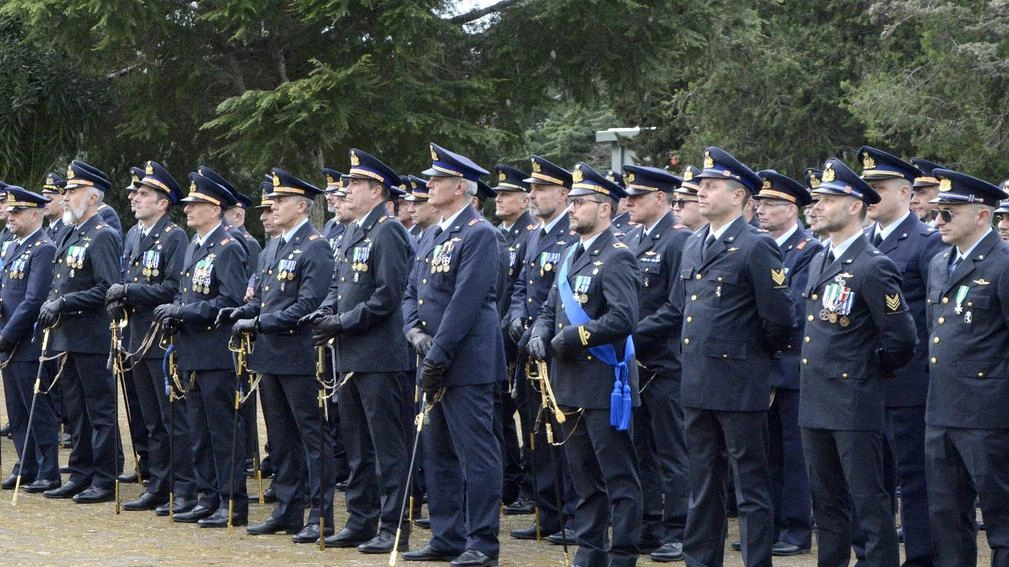 Il colonnello Davide Dentamaro, nuovo comandante del "Baccarini", sottolinea il rapporto con la Maremma "Siamo impegnati quotidianamente nella difesa dello spazio aereo e in altre attività al servizio della gente".