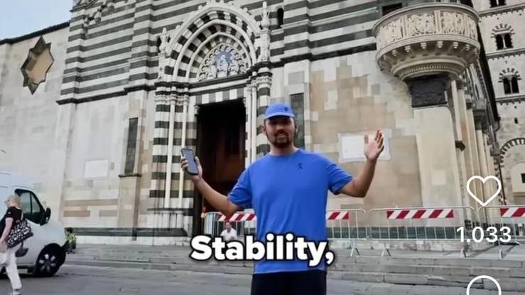 Jaeki Cho davanti al duomo di Santo Stefano Jaeki Cho davanti al duomo di Santo Stefano