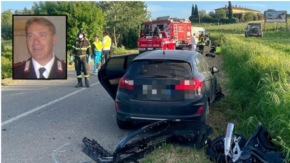 Scontro mortale fra auto e moto, muore ex comandante dei carabinieri. Aveva 63 anni Scontro mortale fra auto e moto, muore ex comandante dei carabinieri. Aveva 63 anni