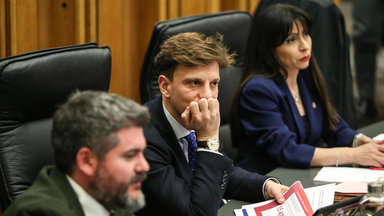 Gli assessori Thomas De Luca e Tommaso Bori con la presidente della Regione, Stefania Proietti