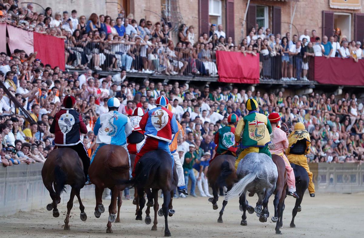 A Siena è il giorno del Palio, tutto pronto per le mille emozioni della Piazza
