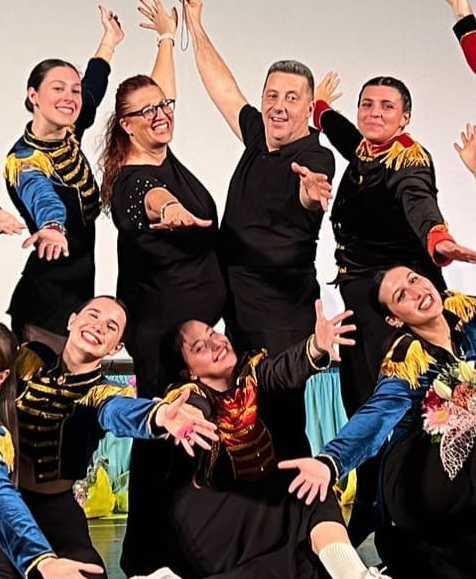 galciana inizia la festa musica stand buon cibo