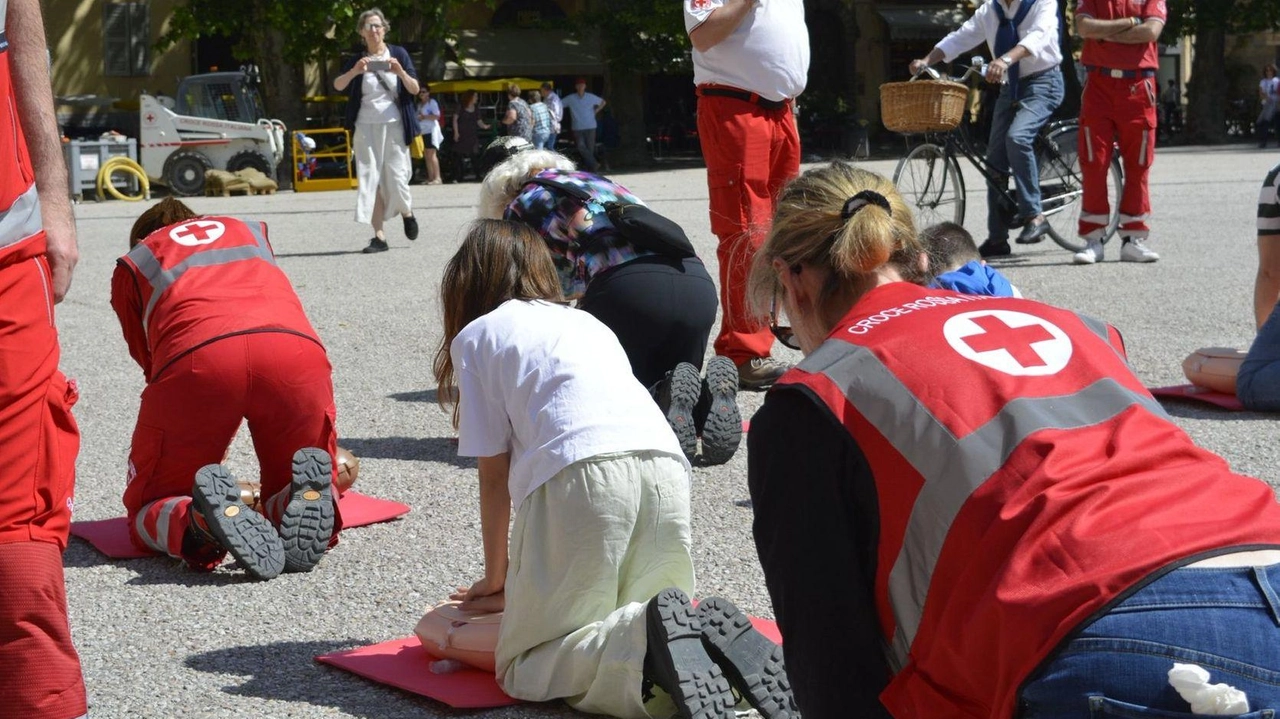 Una sessione di mass training svoltasi in passato in piazza Napoleone Una sessione di mass training svoltasi in passato in piazza Napoleone