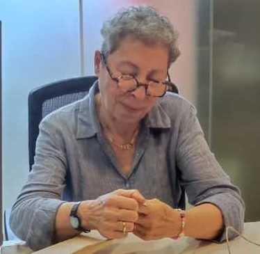 https://www.lanazione.it/image-service/view/acePublic/alias/contentid/YTRlMzMyNjYtZmRmYy00/0/dopo-40-anni-va-in-pensione-gabriella-ricci.jpeg?f=1.90:1&w=1200