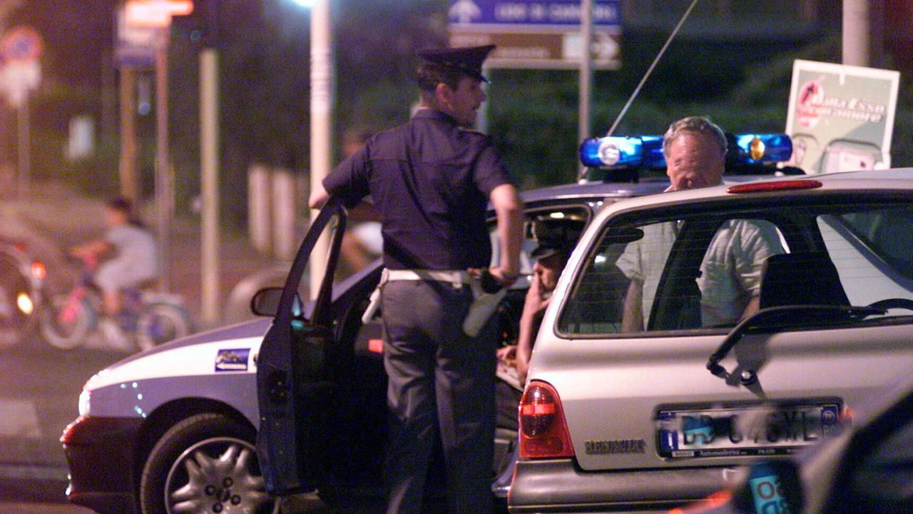 Non si tratterebbe di un episodio isolato. Indagano le forze dell’ordine