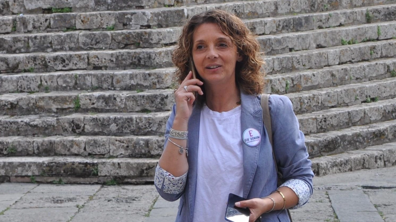 La sindaca di Massa Marittima Irene Marconi soddisfatta per i dieci nuovi alloggi di edilizia popolare La sindaca di Massa Marittima Irene Marconi soddisfatta per i dieci nuovi alloggi di edilizia popolare