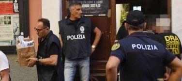 https://www.lanazione.it/image-service/view/acePublic/alias/contentid/YTU4ODY1ZmMtMzYyZi00/0/la-libertaria-era-gia-finita-nei-guai-coinvolta-nel-caso-scripta-scelera.jpeg