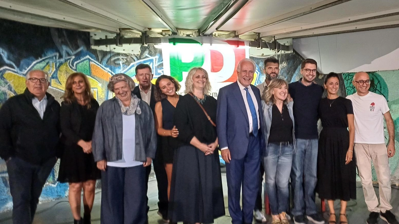 "Il centrosinistra toscano si presenta con un’ampia coalizione, dal Movimento 5 Stelle alle forze centriste. È un laboratorio nazionale... "Il centrosinistra toscano si presenta con un’ampia coalizione, dal Movimento 5 Stelle alle forze centriste. È un laboratorio nazionale...