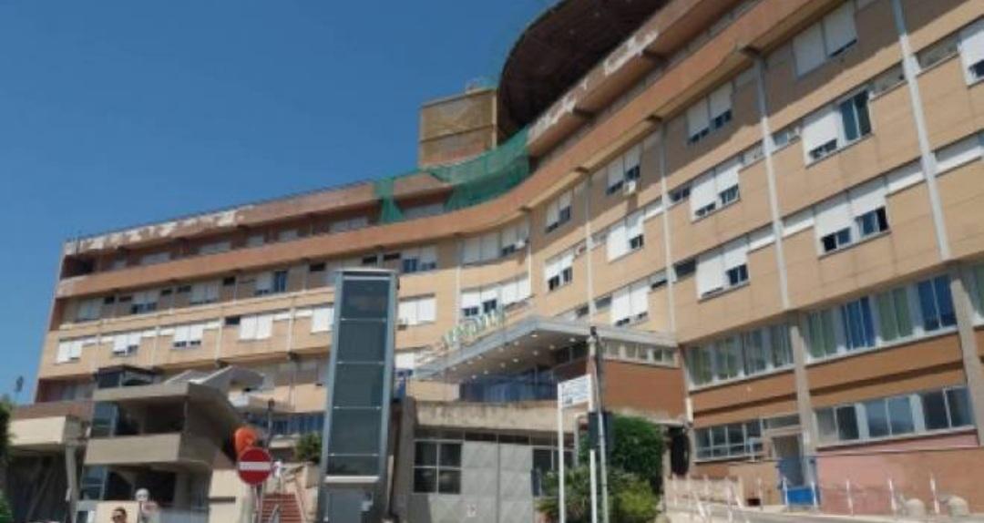 https://www.lanazione.it/image-service/view/acePublic/alias/contentid/YTUxYTBlNTgtNTI4ZS00/0/l-ospedale-di-portoferraio.jpeg?f=1.91:1&w=1200