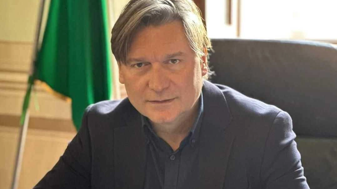 Il sindaco di Orbetello, Andrea Casamenti, interviene in difesa del consigliere Berardi dopo il patteggiamento Il sindaco di Orbetello, Andrea Casamenti, interviene in difesa del consigliere Berardi dopo il patteggiamento