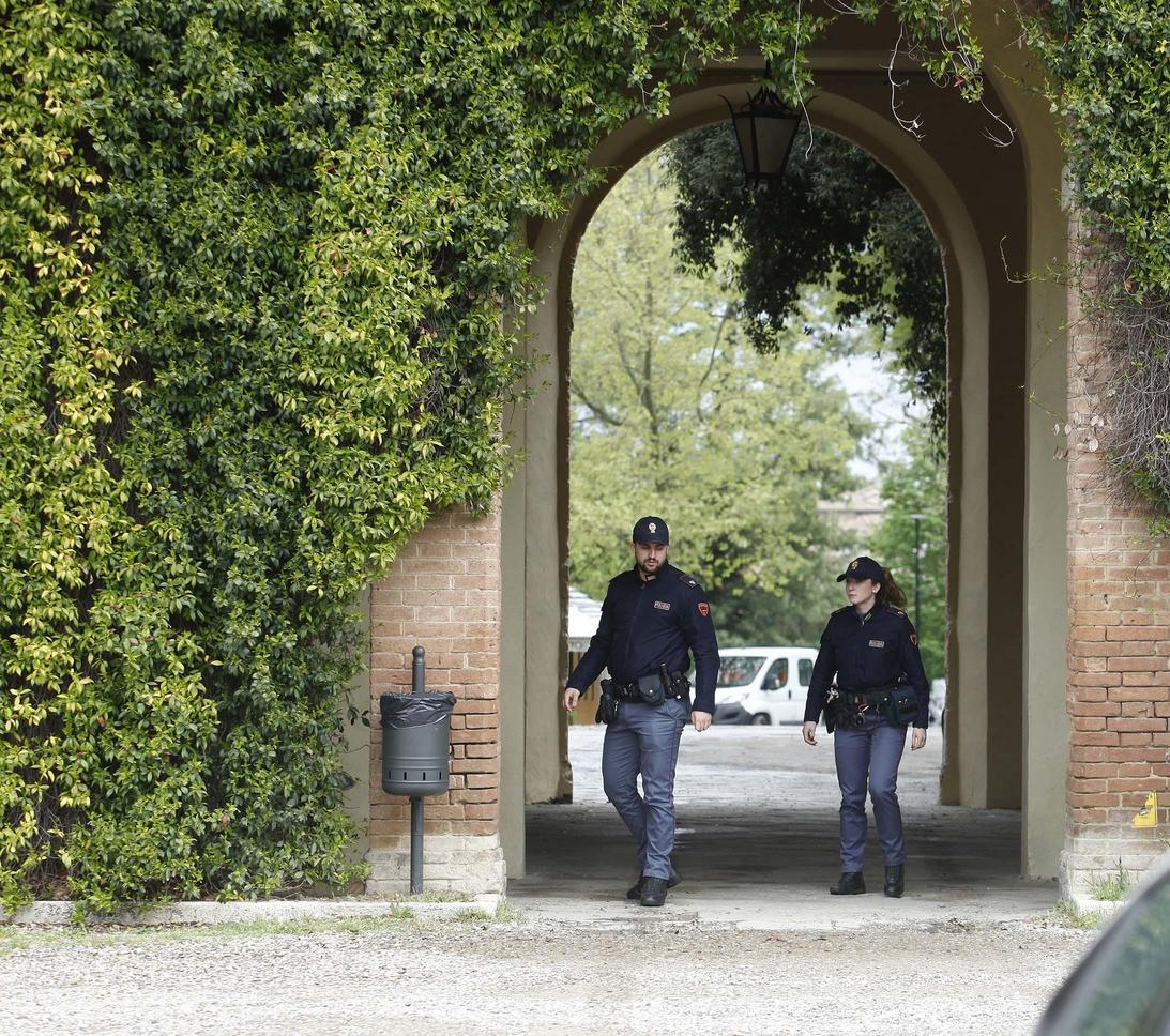 Tragedia in Fortezza. Donna trovata morta. Città e ateneo sotto choc. Vicinanza del rettore Tragedia in Fortezza. Donna trovata morta. Città e ateneo sotto choc. Vicinanza del rettore