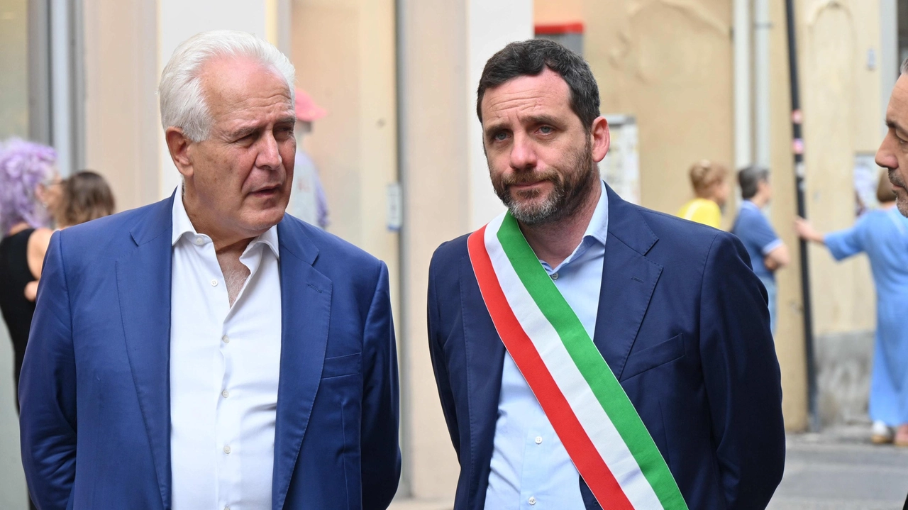 Il leader e Taverna in videoconferenza con i vertici toscani del Movimento. Oggi Forza Italia svela nuovi ingressi e candidati. Giovedì la direzione Dem. .