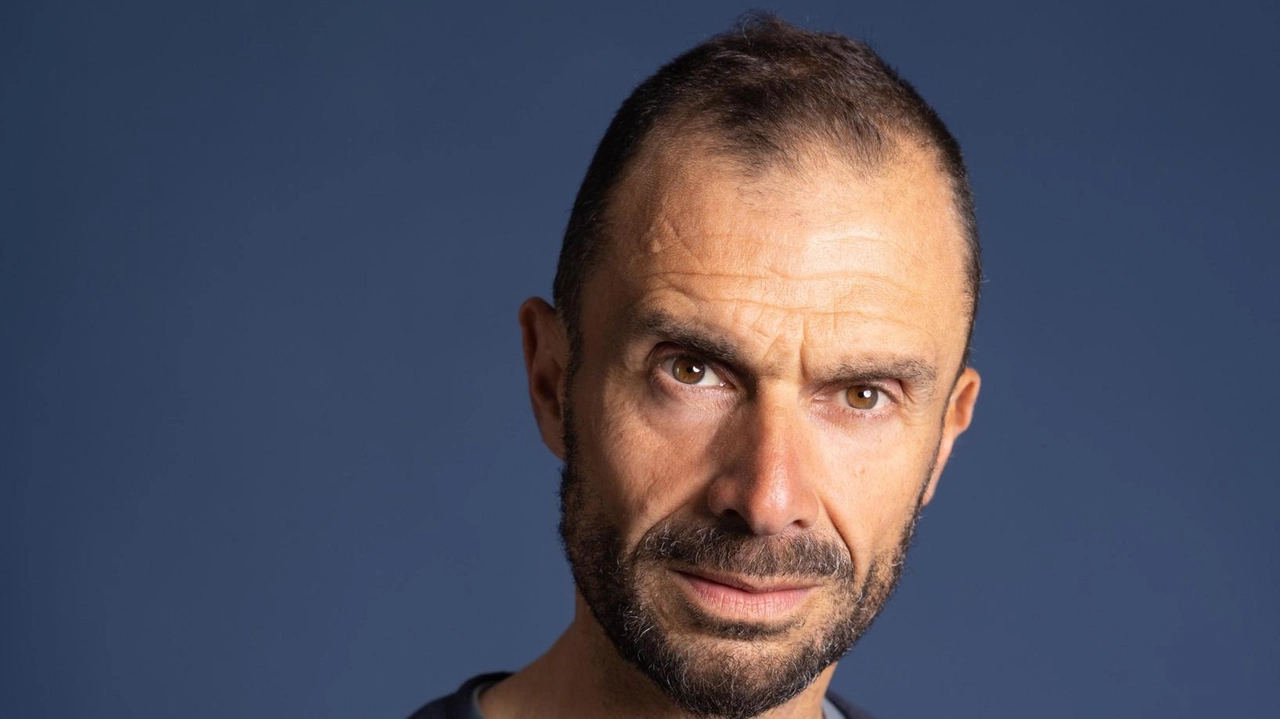 Fabio Genovesi, scrittore e voce della Rai per la corsa rosa Fabio Genovesi, scrittore e voce della Rai per la corsa rosa