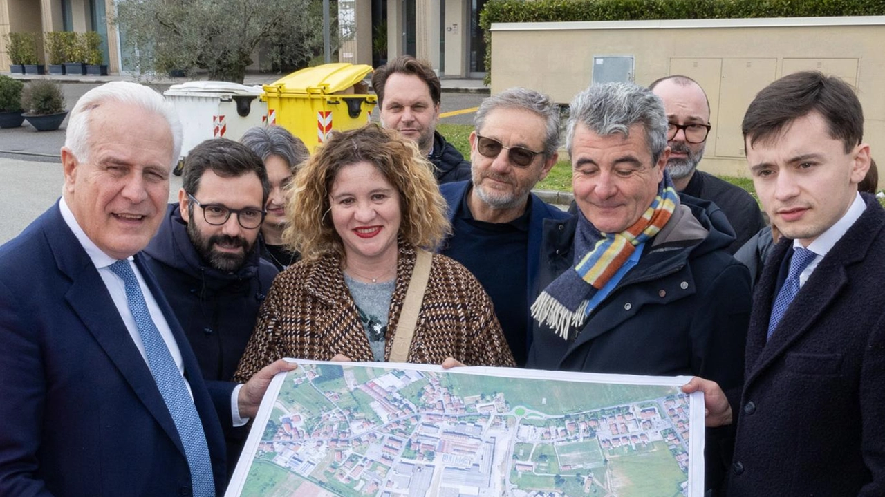 Giani a Larciano in occasione della presentazione della nuova viabilità (Goiorani) Giani a Larciano in occasione della presentazione della nuova viabilità (Goiorani)