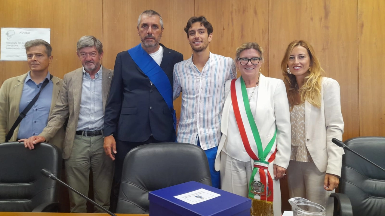 La cerimonia in Comune a Carrara
