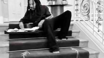 L’immagine inserita nelle stories dallo stesso Kravitz è già viralissima L’immagine inserita nelle stories dallo stesso Kravitz è già viralissima