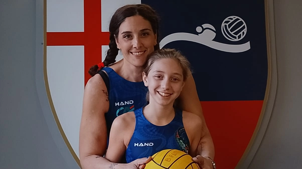 Marta Pellegri e Ada Di Gregorio in forza alla formazione della squadra di pallanuoto del Lerici sport