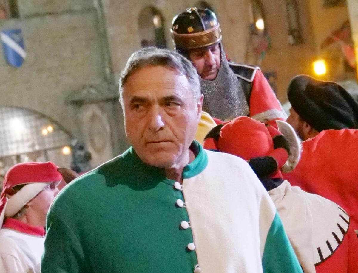 Martino è rossoverde. Il Re della Piazza tenta l’ultimo ribaltone