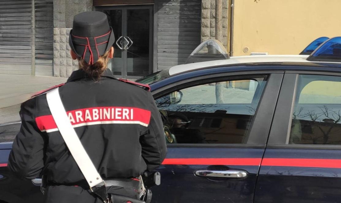 Uomo prova a baciare una ragazza, molestie sul bus fra Siena e Rosia Uomo prova a baciare una ragazza, molestie sul bus fra Siena e Rosia