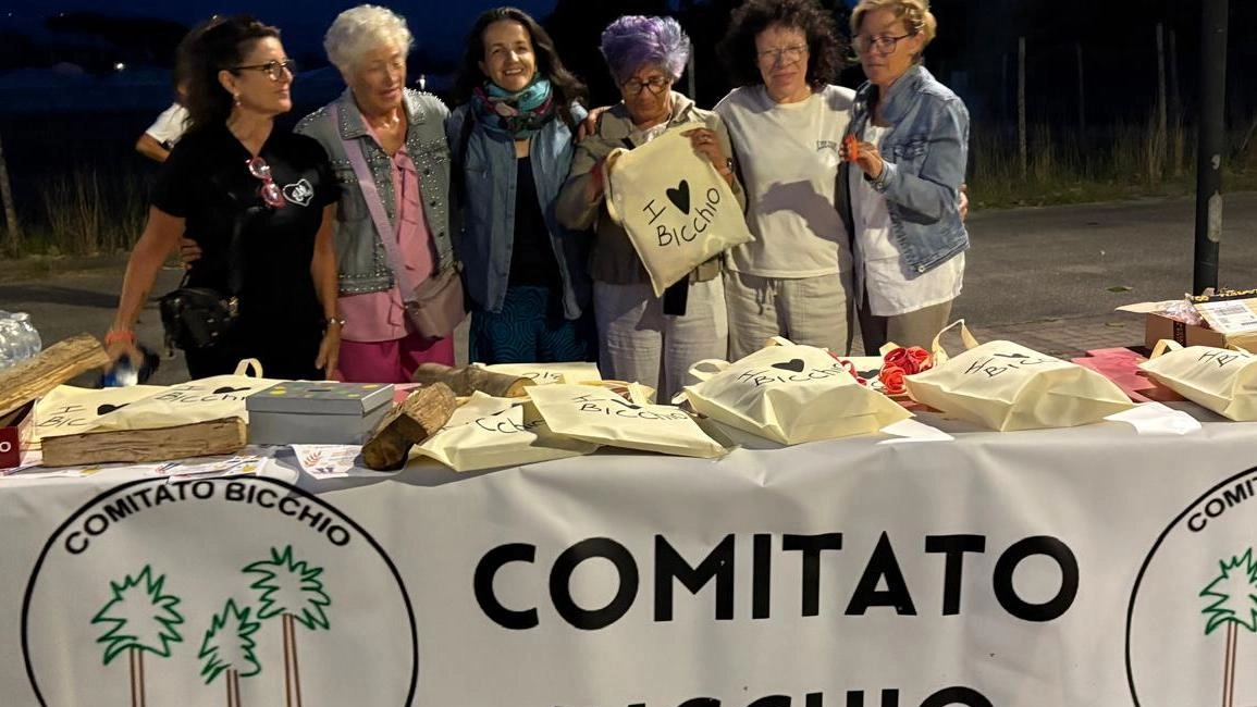 I rappresentanti del consiglio direttivo del Comitato di Bicchio che si è schierato contro il trasferimento di don Graziano Raschioni I rappresentanti del consiglio direttivo del Comitato di Bicchio che si è schierato contro il trasferimento di don Graziano Raschioni