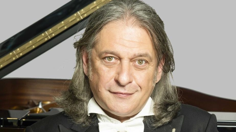 Sandro Ivo Bartoli, pianista di fama internazionale e autore del libro“Domenico Scarlatti. «Vivi felice». Vita e opere di Scarlattino, Cavaliero di San Giacomo” Sandro Ivo Bartoli, pianista di fama internazionale e autore del libro“Domenico Scarlatti. «Vivi felice». Vita e opere di Scarlattino, Cavaliero di San Giacomo”
