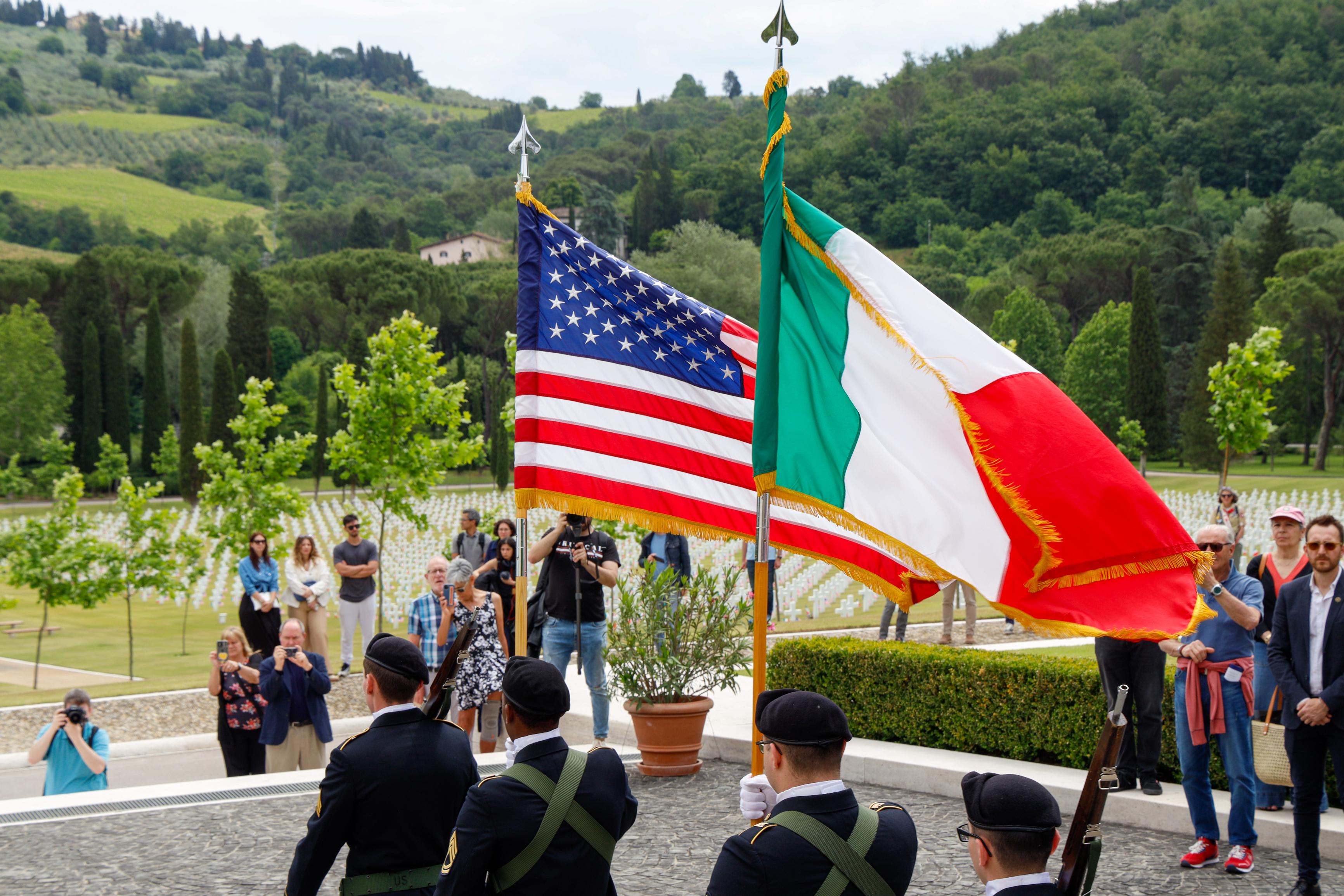 memorial day la cerimonia al cimitero militare americano di firenze da Lanazione.it memorial day la cerimonia al cimitero militare americano di firenze