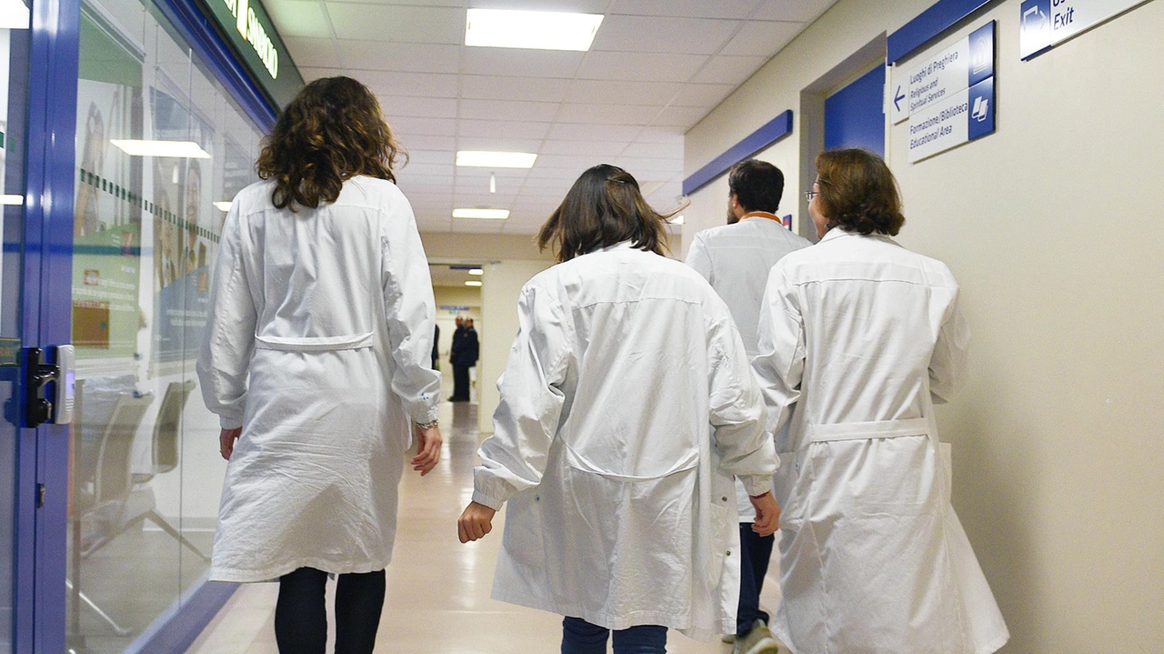 Alla reggenza Antonella Valeri, la donna del Pnrr: "Assunzioni, hospice, nodo emergenza". Il Cup resterà anche in presenza, giù un’altra palazzina al Pionta. "La domenica mi piace cucinare". Alla reggenza Antonella Valeri, la donna del Pnrr: "Assunzioni, hospice, nodo emergenza". Il Cup resterà anche in presenza, giù un’altra palazzina al Pionta. "La domenica mi piace cucinare".