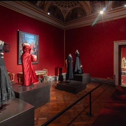 A Palazzo Pitti il '900 in mostra con 40 abiti da sogno