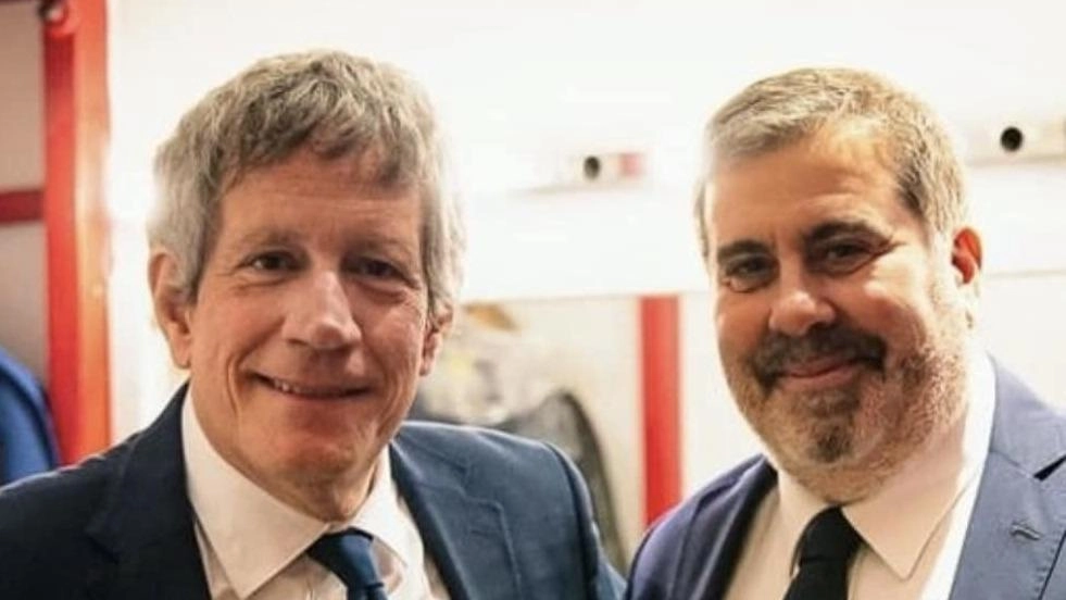 Riccardo Rossi e Leonardo Colombati con La playlist più bella del mondo, uno spettacolo che unisce musica, racconti e ironia, nato in collaborazione con l’Accademia Molly Bloom Riccardo Rossi e Leonardo Colombati con La playlist più bella del mondo, uno spettacolo che unisce musica, racconti e ironia, nato in collaborazione con l’Accademia Molly Bloom
