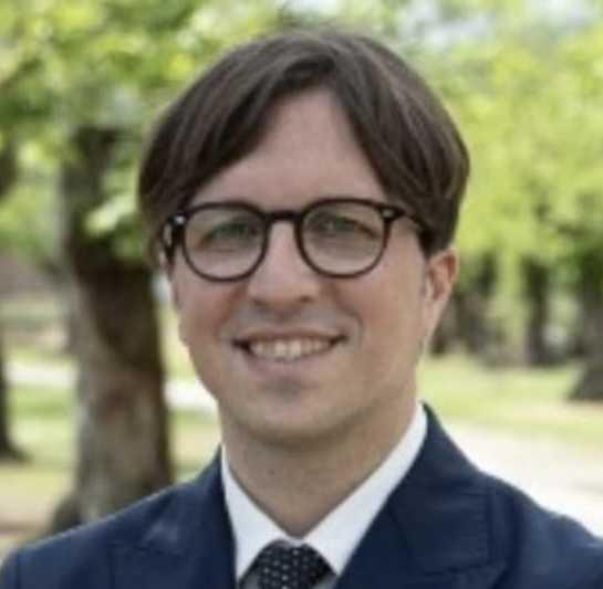 https://www.lanazione.it/image-service/view/acePublic/alias/contentid/YTYxYzc4NTYtY2U2OS00/0/un-nuovo-defibrillatore-per-tassonarla.jpeg?f=1.90:1&w=1200