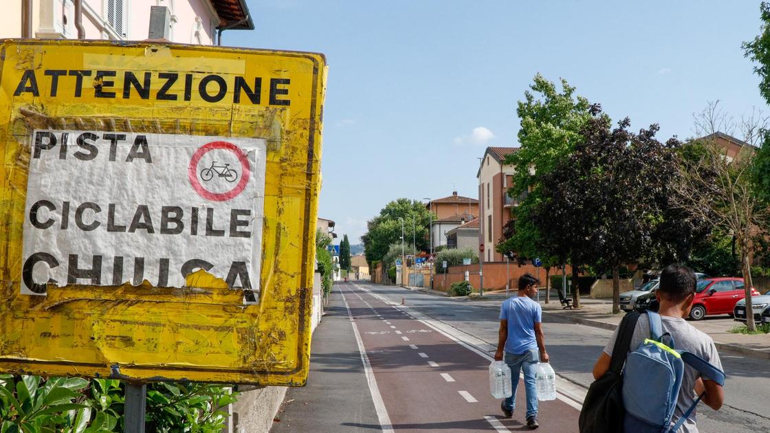 Lavori a metà in via Roma. Il Comune striglia la ditta Lavori a metà in via Roma. Il Comune striglia la ditta