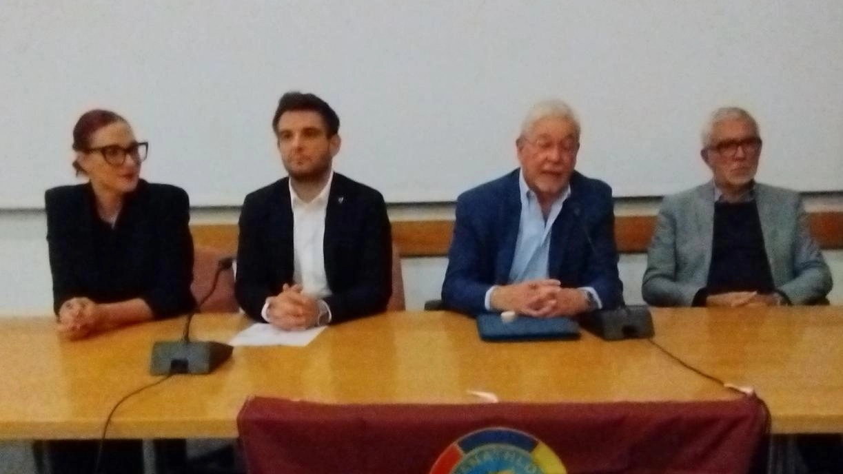 "La radiodiffusione nello sport" è il titolo del convegno promosso dal Panathlon Club di Arezzo insieme al Museo dei Mezzi...