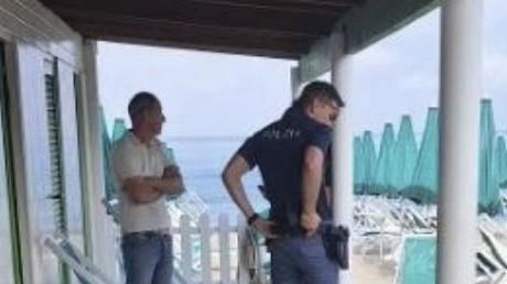 Controlli rafforzati dopo i raid nei bagni. Il deputato Ziello: "Serviva un segnale forte". . Controlli rafforzati dopo i raid nei bagni. Il deputato Ziello: "Serviva un segnale forte". .