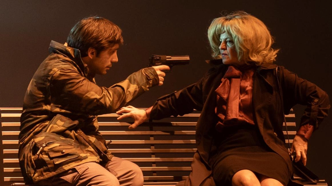 Una scena dello spettacolo «Roberto Zucco» di Bernard-Marie Koltès con la regia di Giorgina Pi, che sarà al Fabbricone dal 21 al 24 novembre Una scena dello spettacolo «Roberto Zucco» di Bernard-Marie Koltès con la regia di Giorgina Pi, che sarà al Fabbricone dal 21 al 24 novembre