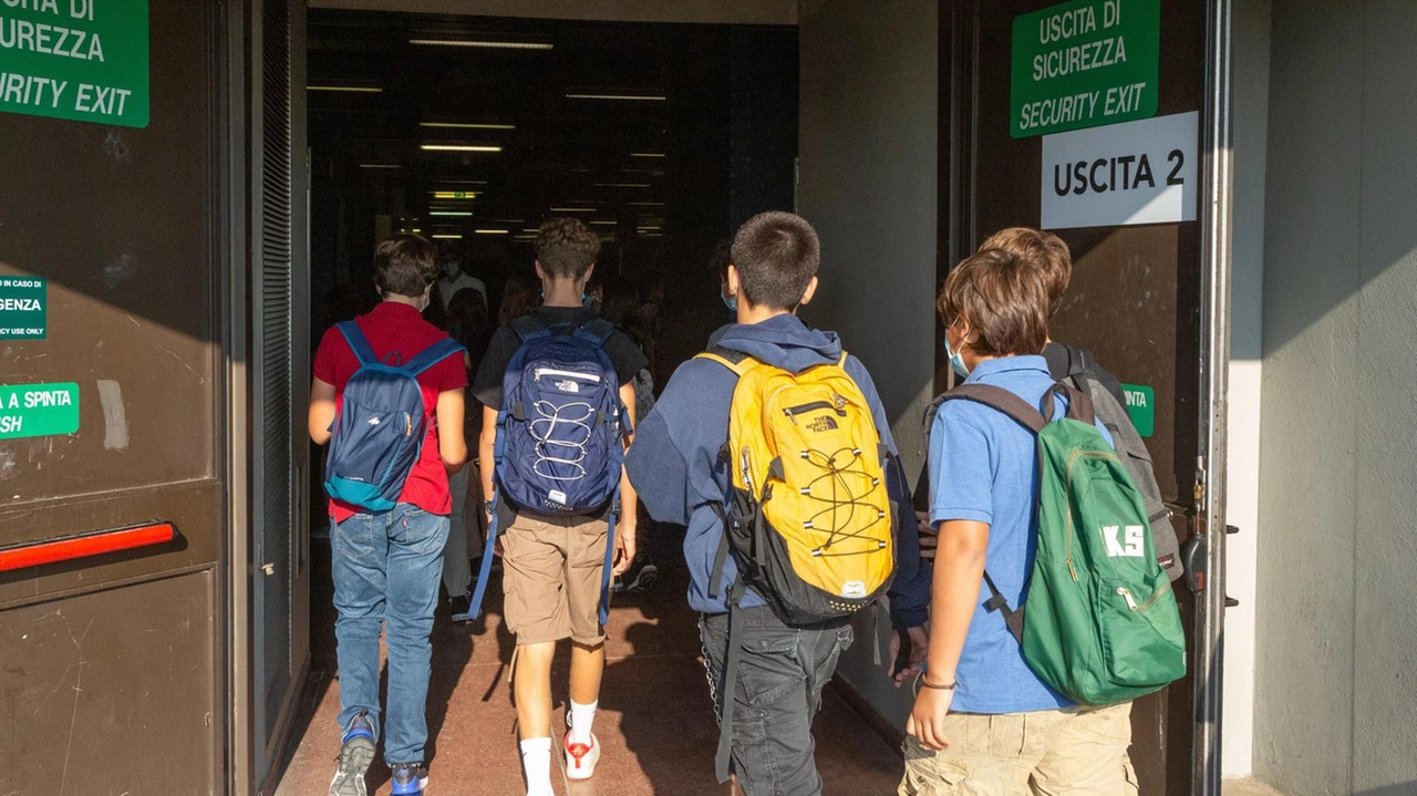 Lunedì la campanella del primo giorno di scuola Lunedì la campanella del primo giorno di scuola