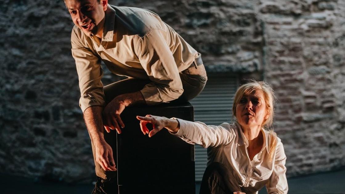 il dolore delle stragi un autunno d agosto in scena al teatro jenco