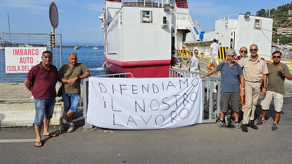 Una delle manifestazioni organizzate dai marittimi in difesa del posto di lavoro Adesso sembra ci siano segnali positivi Una delle manifestazioni organizzate dai marittimi in difesa del posto di lavoro Adesso sembra ci siano segnali positivi